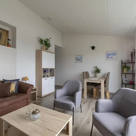 Apartment Cosy With French Balcony *