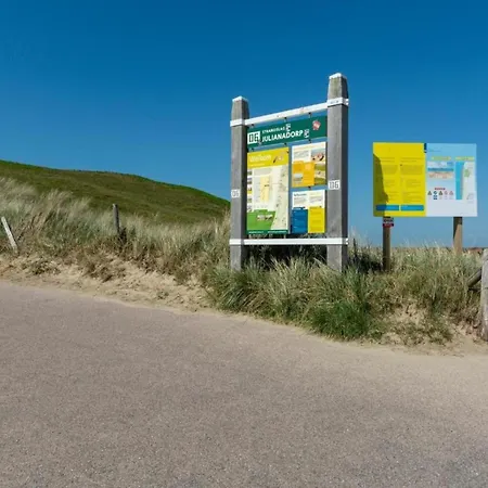 Near Dutch Coast With French Balcony 公寓